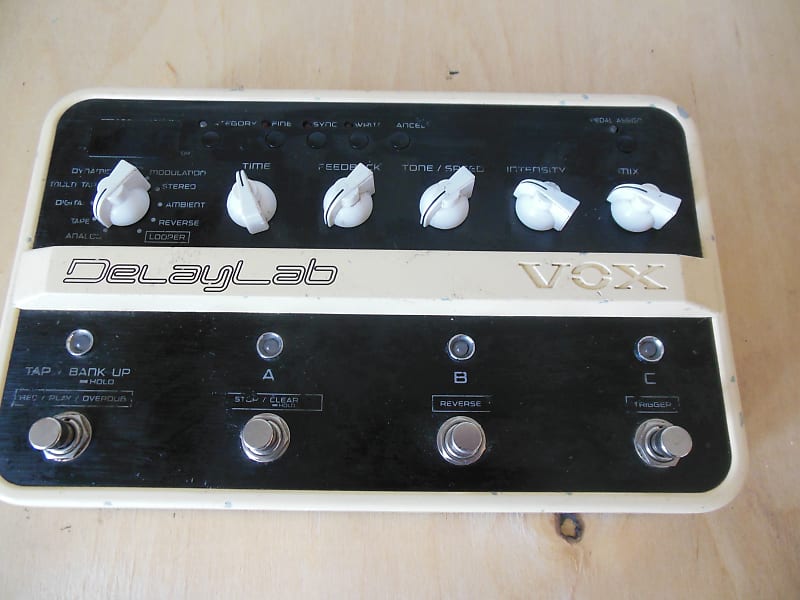 Vox DelayLab Guitar Pedal | Reverb Canada