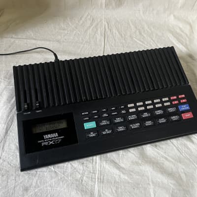 Yamaha RX17 Digital Rhythm Programmer Drum Machine New battery!! w/ power supply