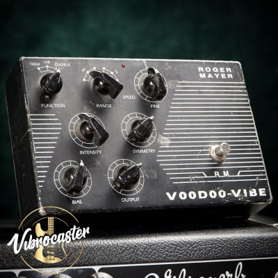 Roger Mayer Voodoo Vibe | Reverb Canada