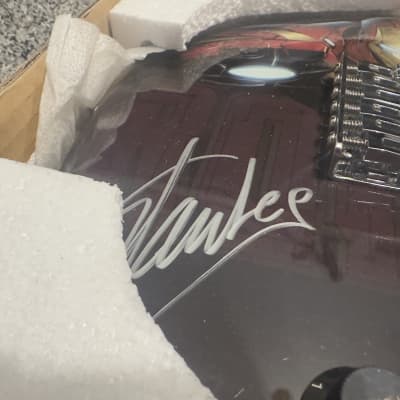 Peavey “FULL SIZE” LIMITED EDITION IRON MAN ROCKMASTER SIGNED BY STAN LEE (never played) with all accessories & photo of STAN SIGNING IT!! image 7