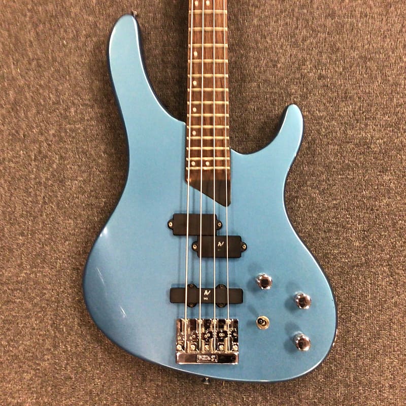 Used Washburn XB-200 Bass Guitars Blue