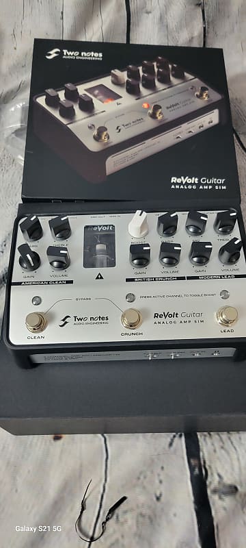 Two Notes ReVolt Guitar