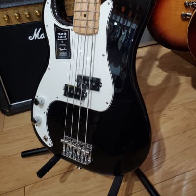 Fender Player Precision Bass Left-Handed with Maple Fretboard 2018 - 2020 Black image 3