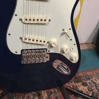 Fender Stratocaster Deluxe series 07 - Ash Body Translucent Blue image 6