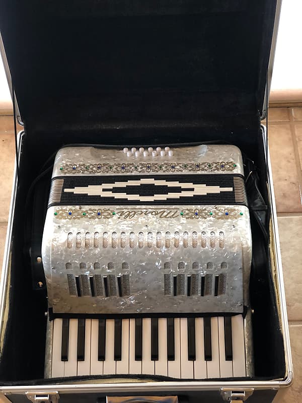 Morelli 12 Button/15 Key White Pearloid Accordian w/Case | Reverb