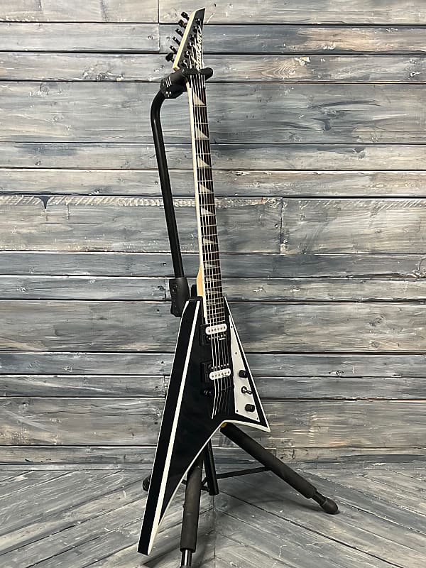 ギター Jackson randy V Jackson JS32 Randy Rhoads V ギター【製品レビュー】 - YouTube