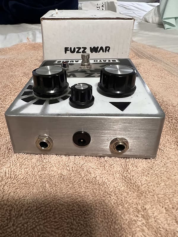 Death By Audio Fuzz War