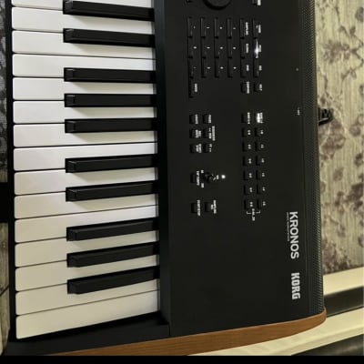 Korg Kronos v2 61 | Reverb