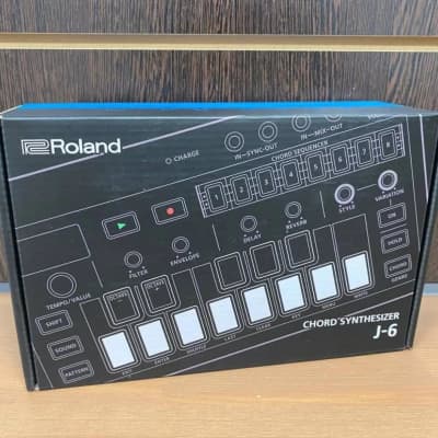 Roland J-6 AIRA Compact Chord Synthesizer | Reverb