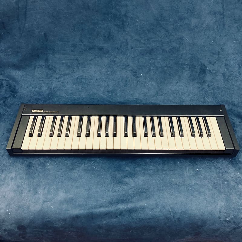 Yamaha YK-10 Music Keyboard • Mint Condition • Like NEW image 1