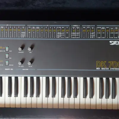 Siel DK700 - Ultra Rare Analog Synth (Collector's Item) + Case ( SERVICED) image 4