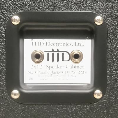 THD Bivalve 30 and 2 x 12 cab image 6