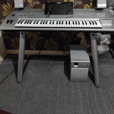 Yamaha tyros 1 with speaker and stand