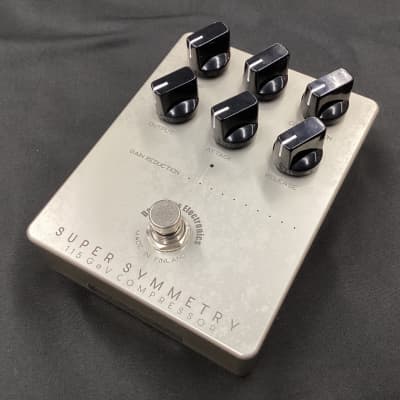 Darkglass Electronics Super Symmetry Compressor