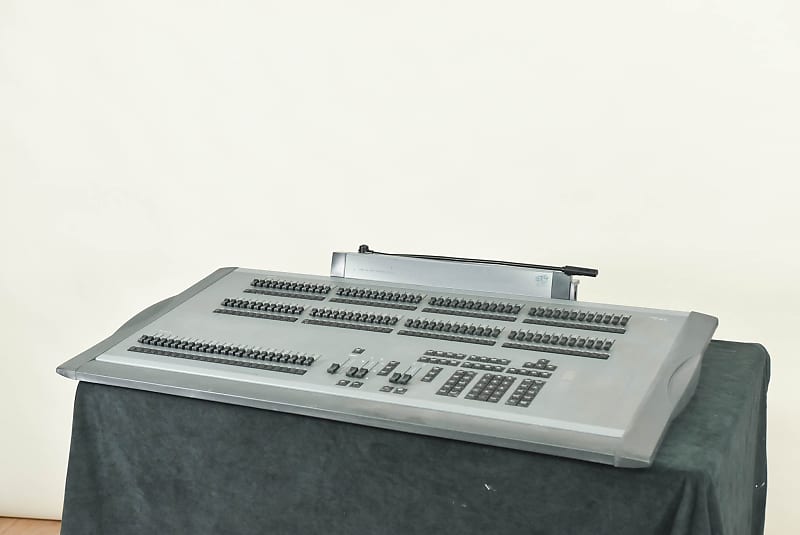 ETC Express 48/96 Lighting Control Console (NO POWER Reverb Canada