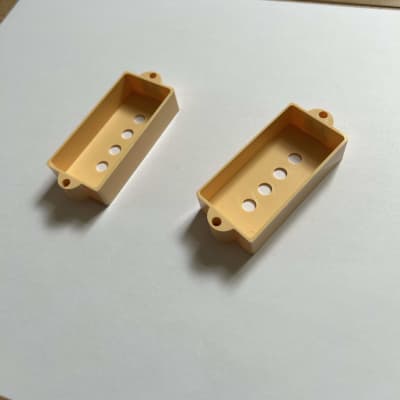 Fender Precision Bass Pickup Covers Vintage / Creme - 2025 image 4