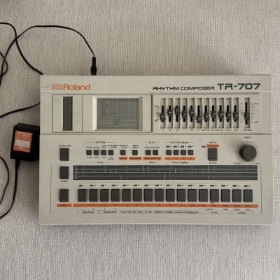Roland TR-707 Rhythm Composer 1985 - White