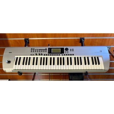 KORG i3 Silver TASTIERA WORKSTATION 61 TASTI GRIGIA - CON CUSTODIA