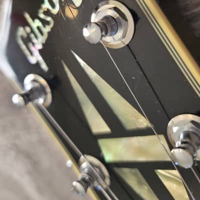 Gibson  Custom Adam Jones 1979V2 Les Paul Custom Silverburst Aged & Signed Murphy Lab Aged 2021 Silv image 21