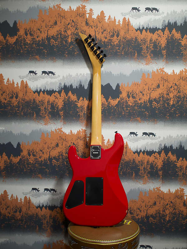 Charvel Model 2 ハードケース付 Charvel Model 2 ハードケース付