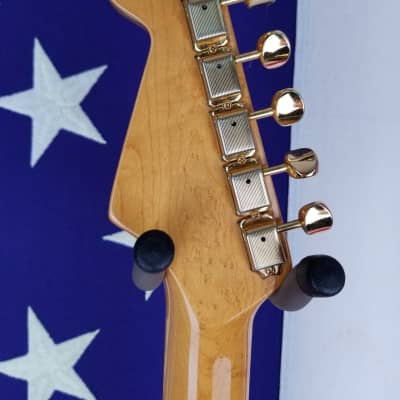1990 Fender Custom Shop '62 Reissue Stratocaster - Rare Gold Sparkle Finish - Case + COA image 7
