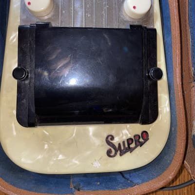 Supro Supreme Lap Steel | 1950s | Plays Fine | Original Case and Slide image 5