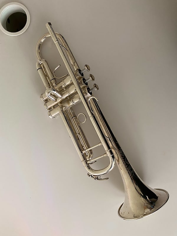 Eastman ETR522 Silver Plated Trumpet with 2 Cases and Reverb