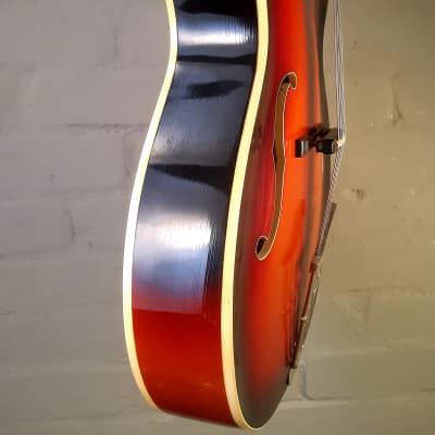 C1961 HOYER Perloid Esquire 19 with a solid top Archtop. image 8