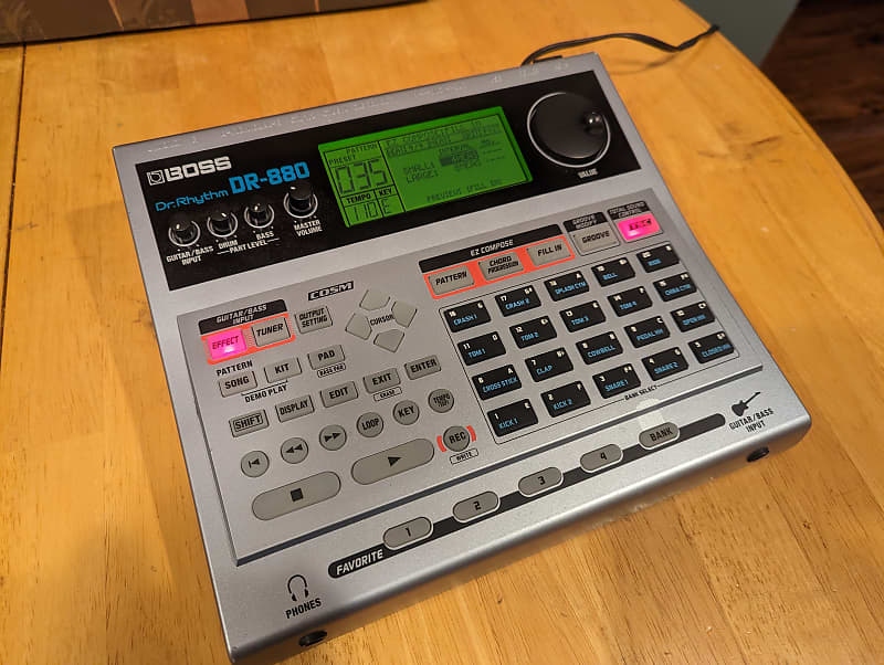 Boss DR880 Drum Machine & Guitar/ Bass FX Processor Reverb
