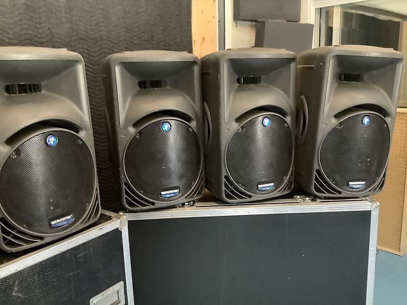 Mackie SRM450 12" 2-Way Powered speakers - Lot of 4 image 1