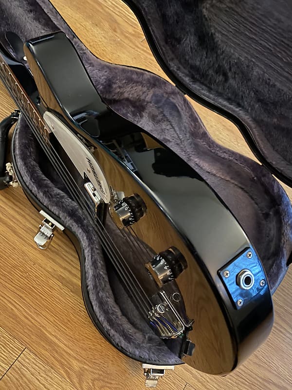 Gretsch junior deals jet bass case