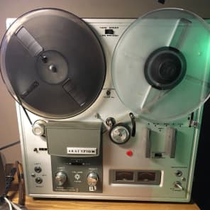 Akai 1710W Reel to Reel 4 Track Stereo Analog Tape Recorder w/Tube Amp and  Built in Speakers