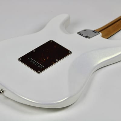 Fender American Ultra Stratocaster Rosewood Fingerboard Arctic Pearl 2022 w/OHSC (0118010781) image 7