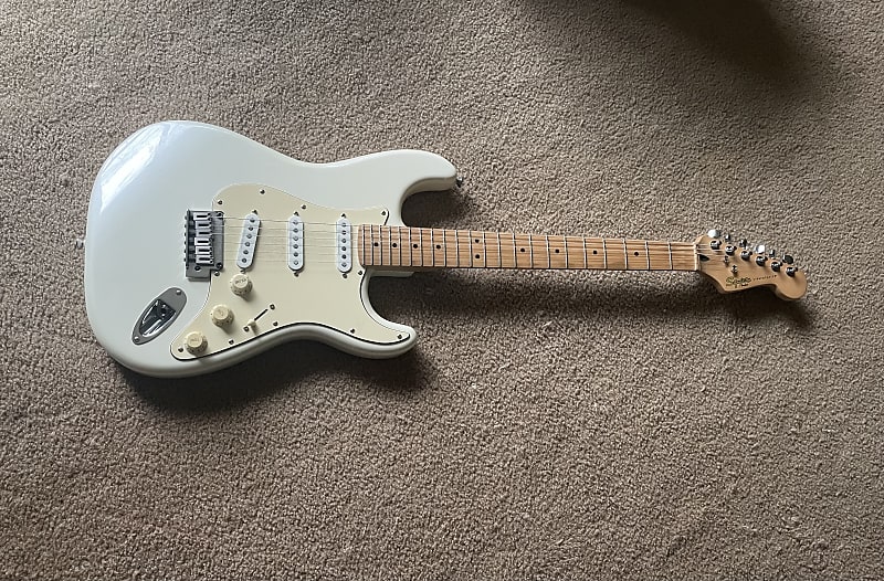 Squier Electric Guitars - Deluxe Strat Hot Rails - Olympic