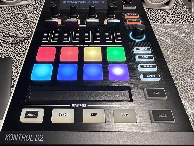 Native Instruments Traktor Kontrol D2