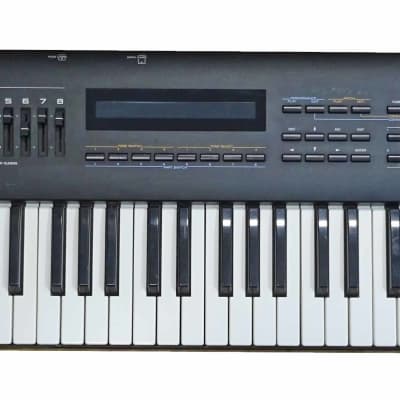 Roland JV-80 Expandable Synthesizer