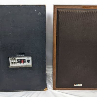 Pair of BIC Venturi Model 22 Vintage 3-Way Speakers - Woodgrain image 17