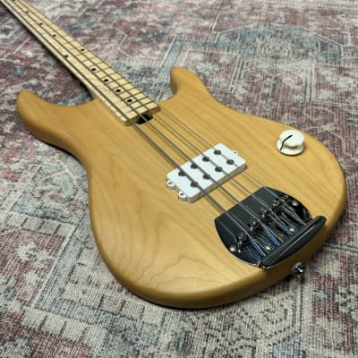 ベース Sterling by Music Man Joe Dart VJBdcLpkKEQ2tkMUDJRnDf.jpg