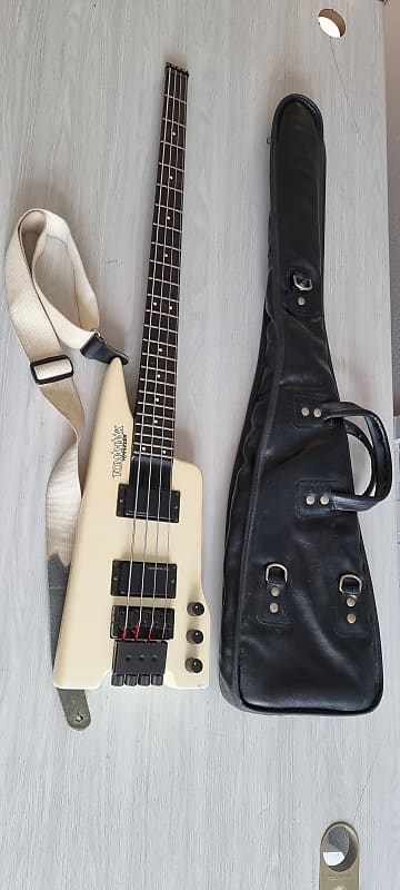 Fernandes THB-75 Tomahawk 1980s White Active headless bass with gigbag