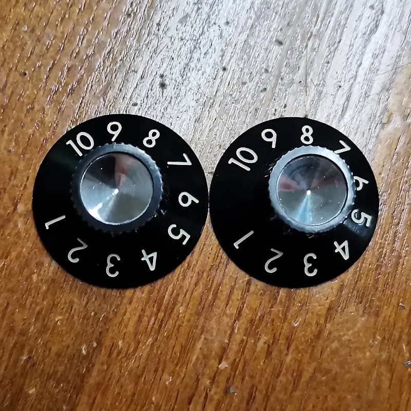 Set of 2 Genuine Fender Amp / Guitar Knobs, Skirted "110" Reverb