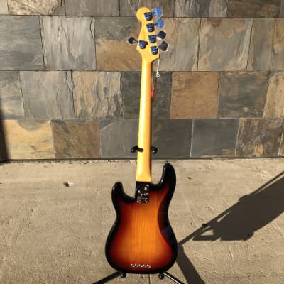 Fender American Professional II P Bass V, 5 String, 3-Tone Sunburst image 6