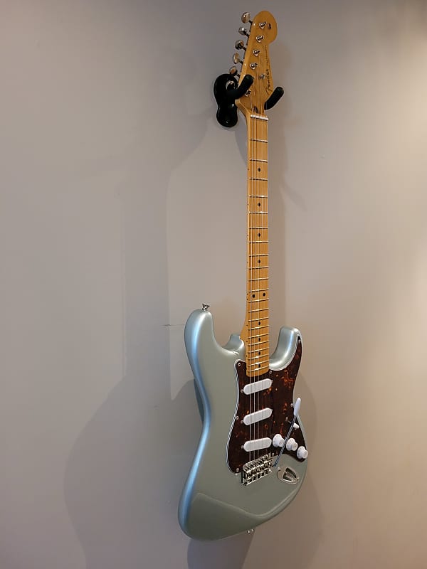 Fender Classic Series '50s Stratocaster | Reverb Canada