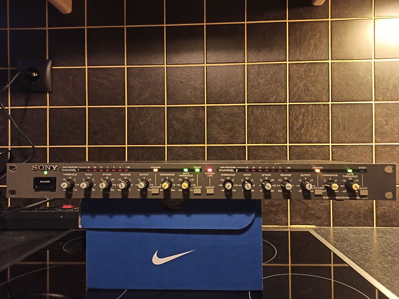 Sony SRPL210 Compressor / Expander With Peak Limiter Reverb