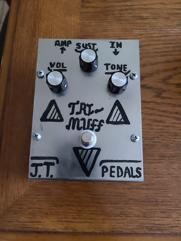 Electroharmonix Triangle Big Muff clone Reverb