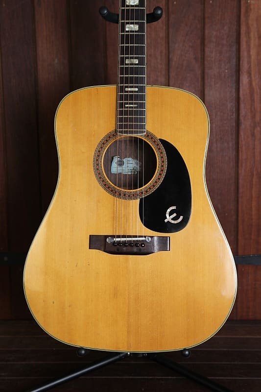 Epiphone ft store 150 acoustic guitar