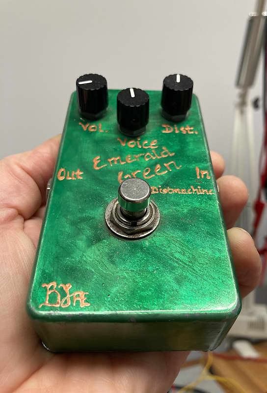 BJFE Emerald Green Distortion Machine (3-Knob) | Reverb Croatia