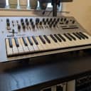 Korg Minilogue 4-Voice Polyphonic Analog Synthesizer + 3D Waves Stand