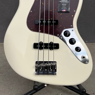 Fender American Professional II Fretless Jazz Bass Olympic White w/Case 8.7 lbs image 3