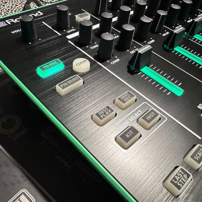 Roland AIRA TR-8 Rhythm Performer | Reverb Canada