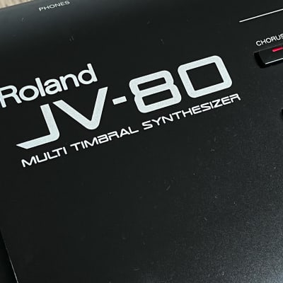Roland JV-80 61-Key Multi-Timbral Synthesizer /192 Patches (64 user), 48 Performances (16 user)
